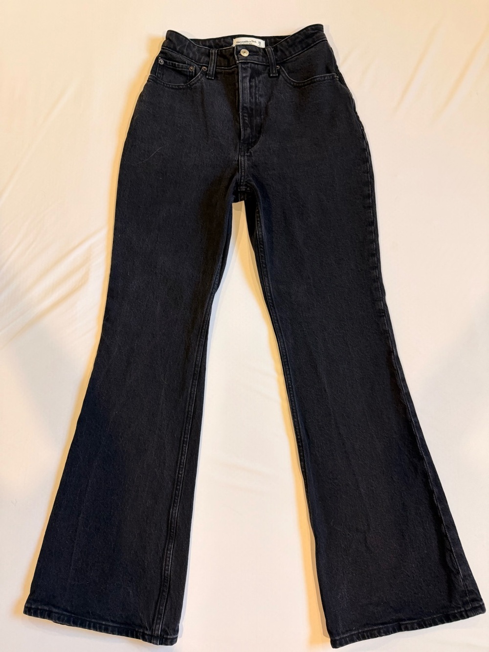 Abercrombie & Fitch - The Vintage Flare High Rise Curve Love Jeans - Size 26R